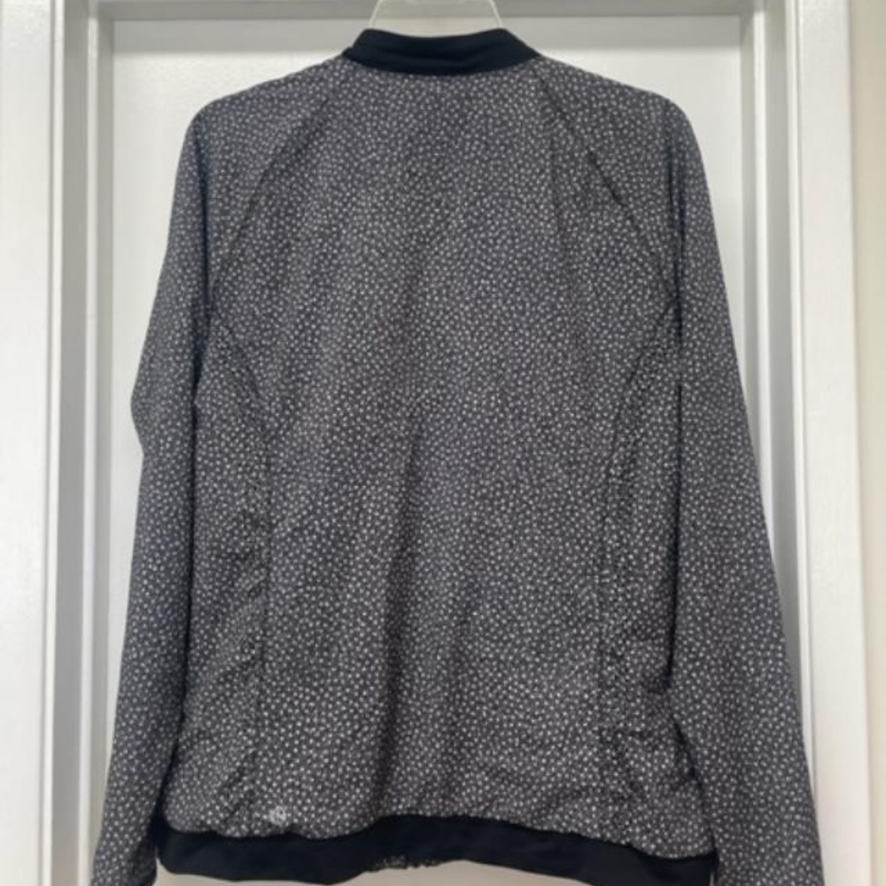 LULULEMON Hit It Jacket Frozen Fizz Black White EUC - Picture 12 of 14